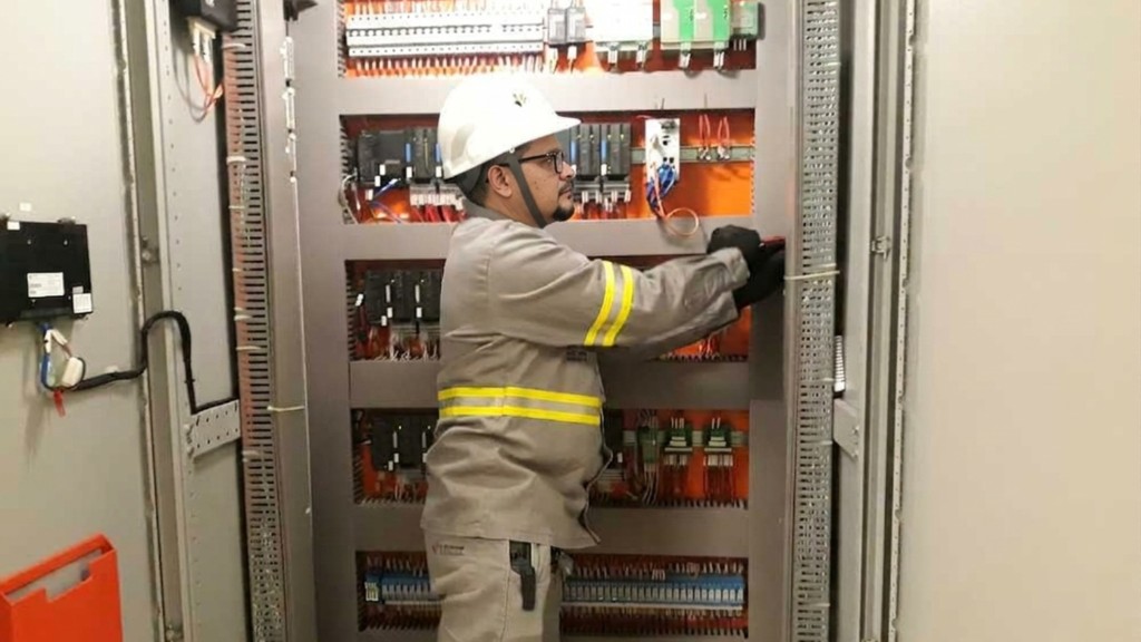 Instalações elétricas industriais — técnico em painel de força e automação